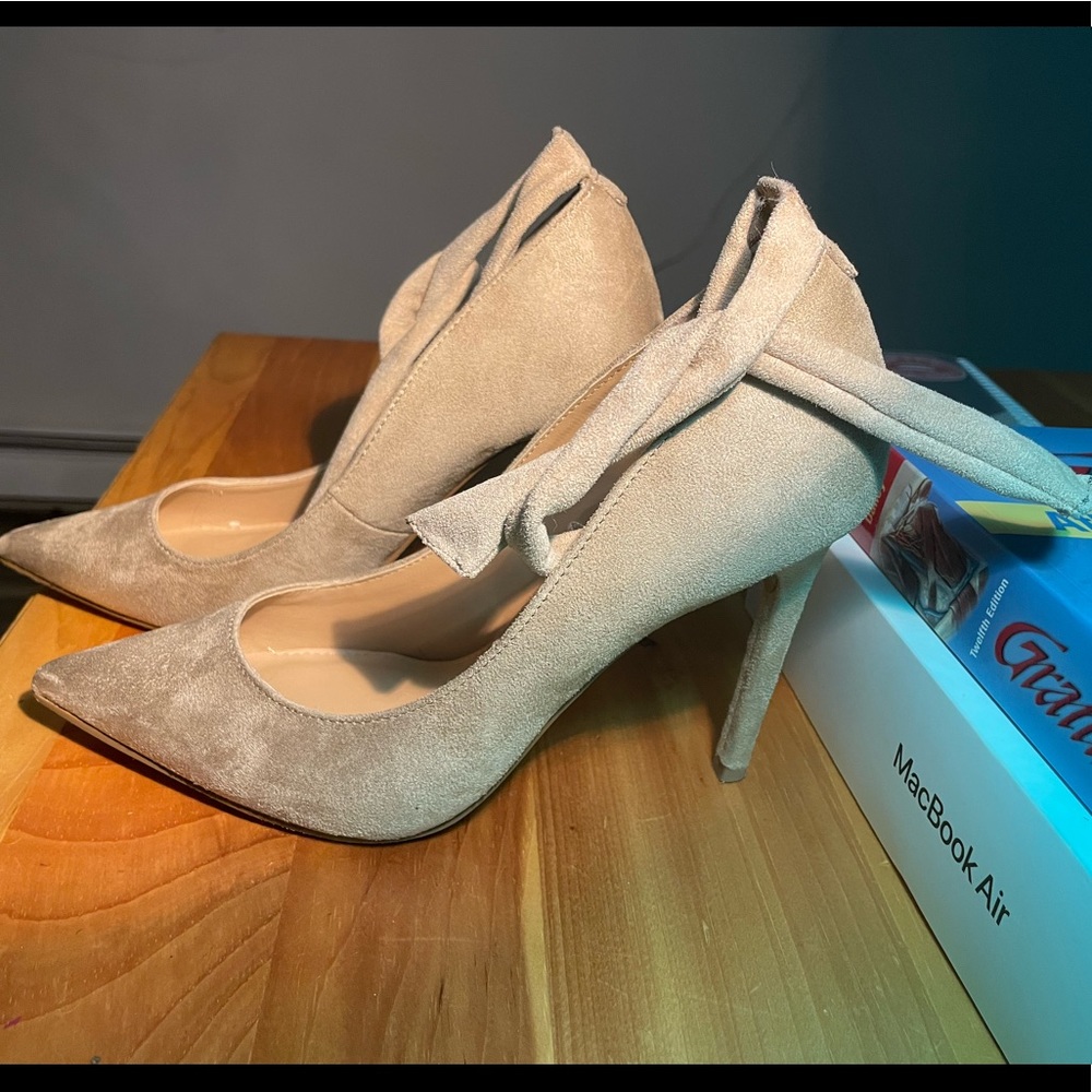 Beige Pumps - image 6